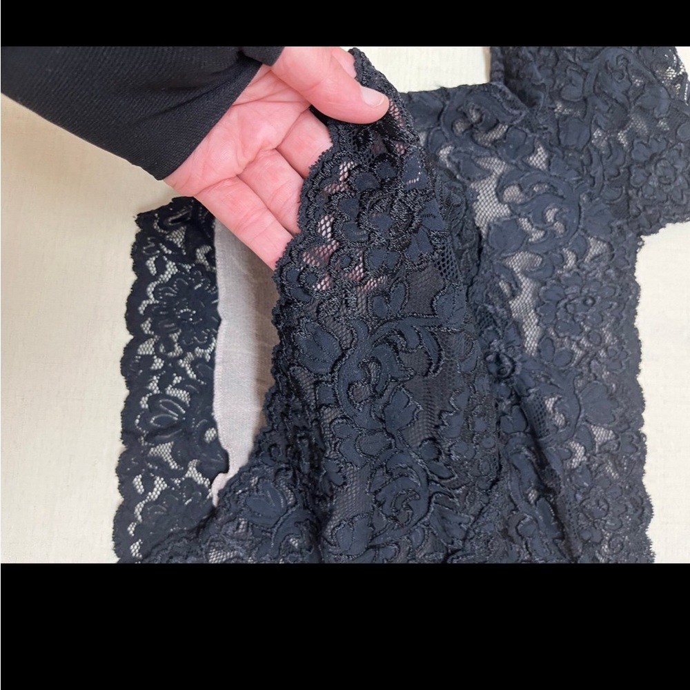 Hanky Panky M black lace off shoulder top - Picture 7 of 13